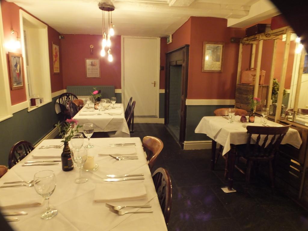 Railway Hotel Faversham Buitenkant foto