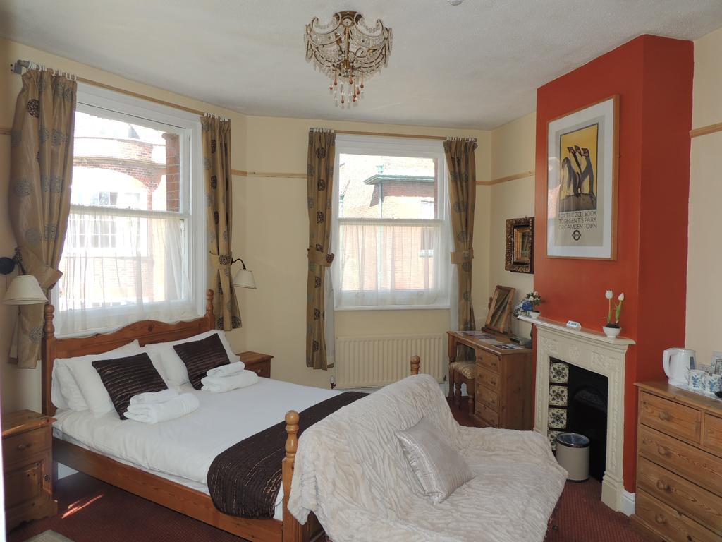 Railway Hotel Faversham Kamer foto