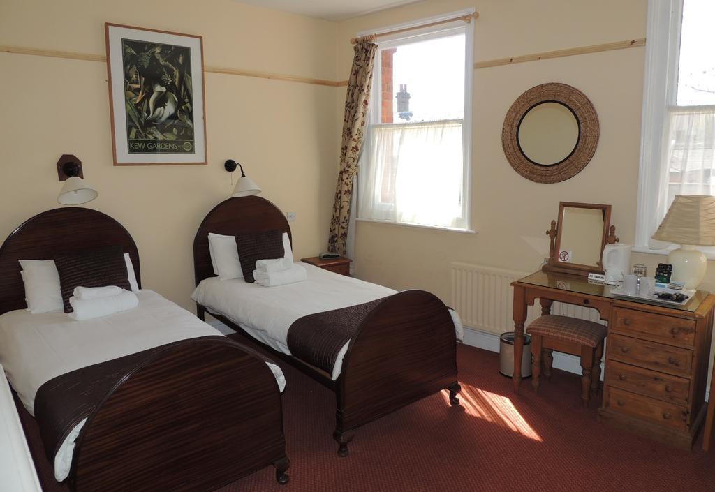 Railway Hotel Faversham Kamer foto