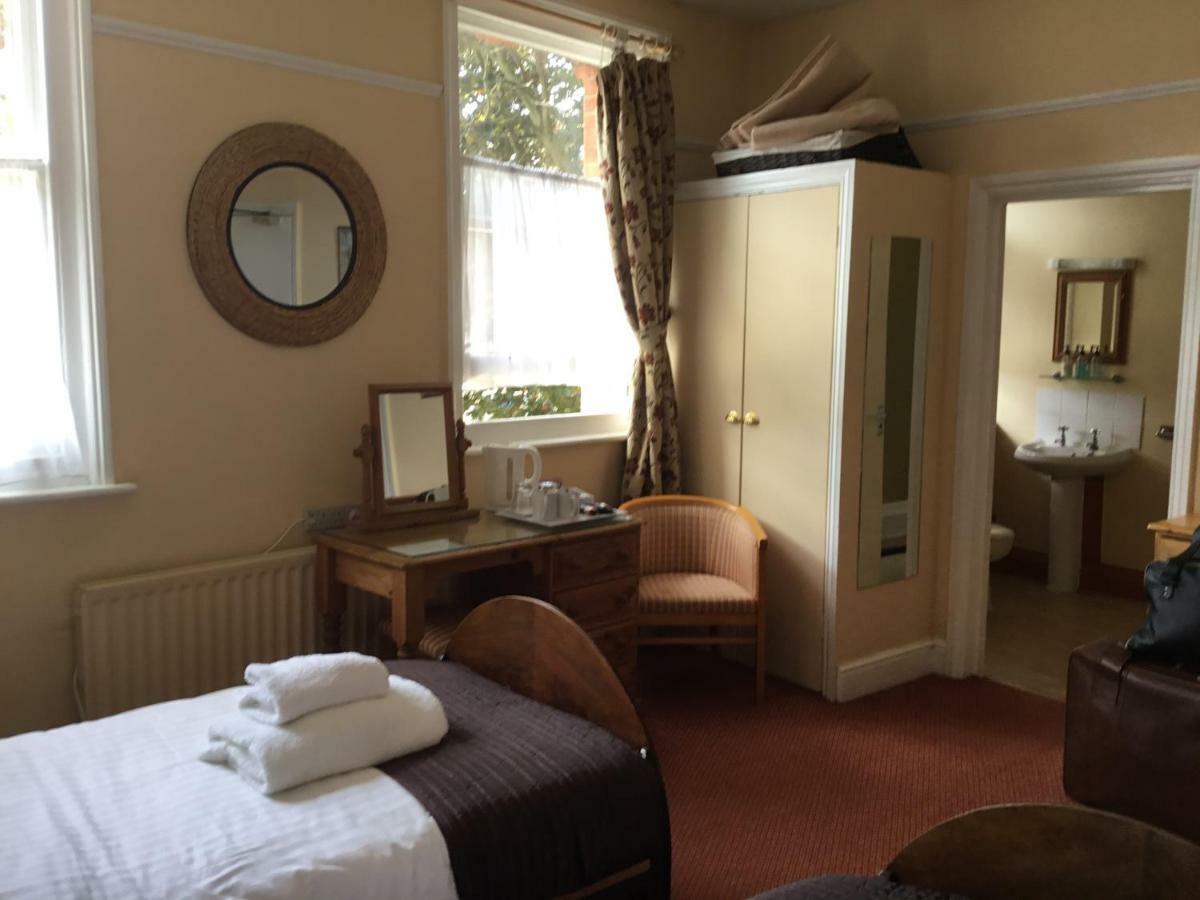 Railway Hotel Faversham Buitenkant foto