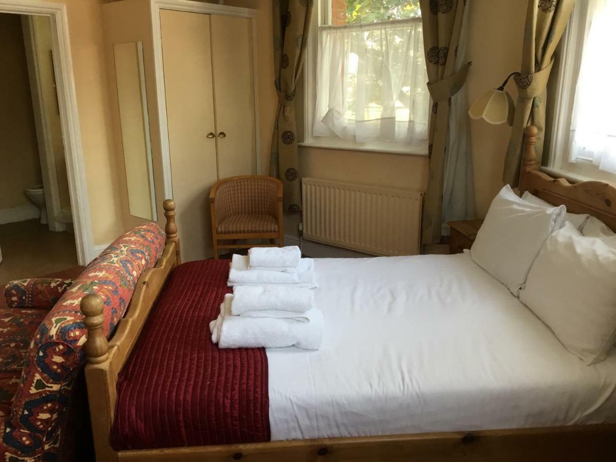 Railway Hotel Faversham Buitenkant foto